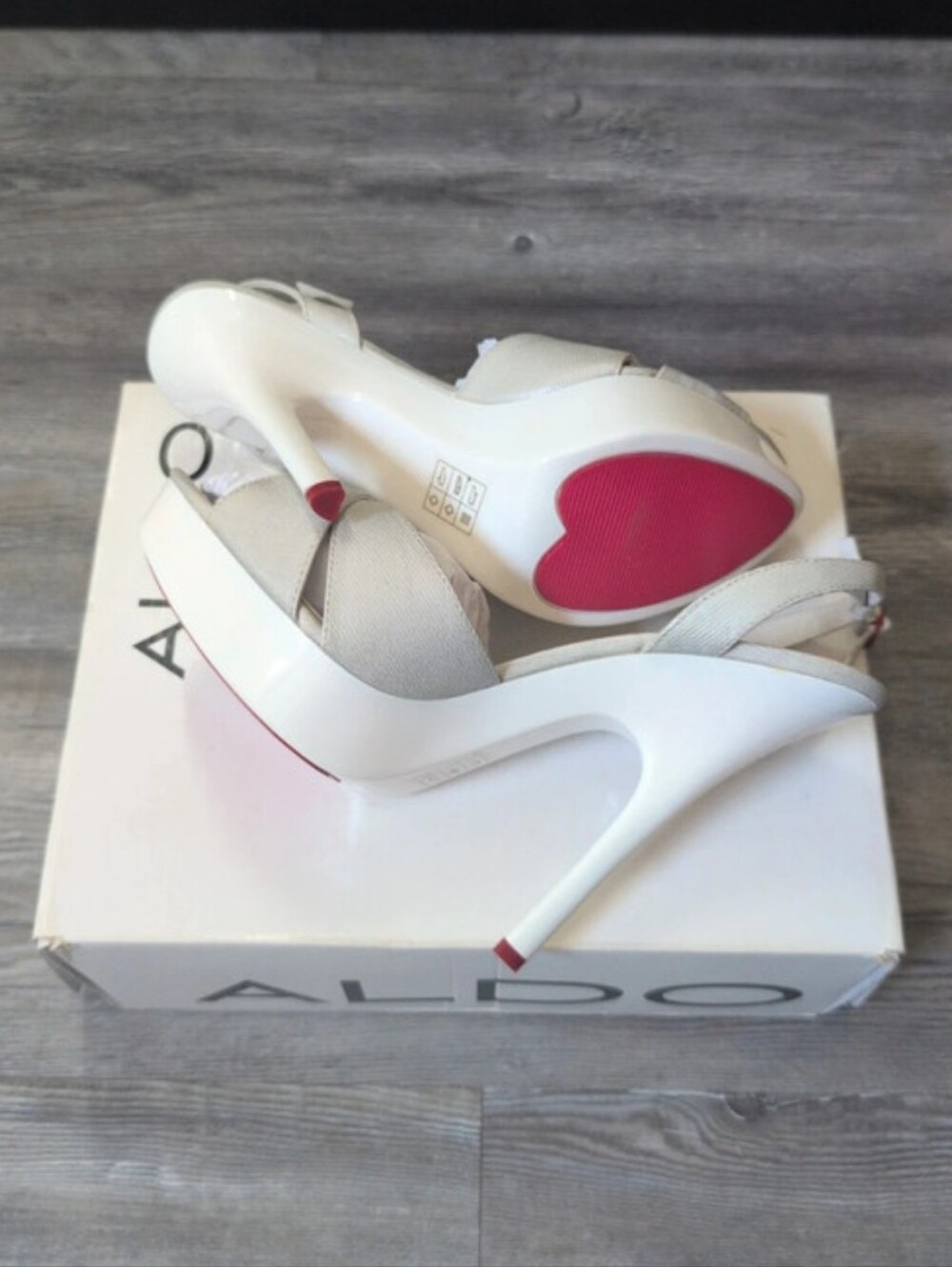 ALDO Fieldkamp Silver & White Sandal - Size 39B